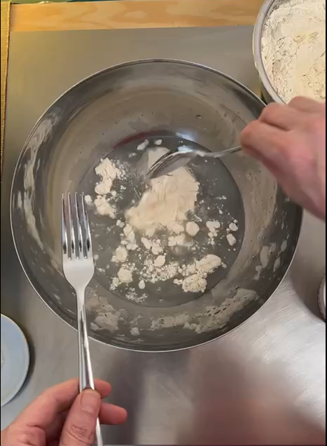 How to knead Neapolitan Pizza Dough